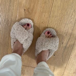 Balenciaga Sherpa slides